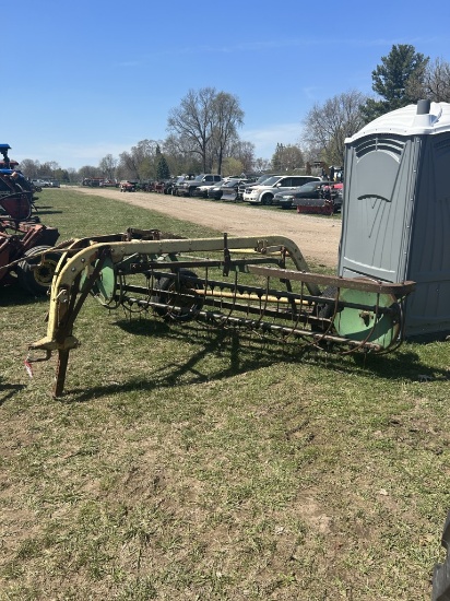 JOHN DEERE 640 HAY RAKE FOR PARTS OR REPAIR, GEARBOX IS BAD