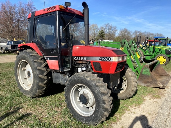 CASE IH 4230 TRACTOR, 4WD, 3PT, NO TOP LINK, PTO, 2-REMOTES, 12.4-24 FRONT TIRES, 16.9-34 REAR TIRES