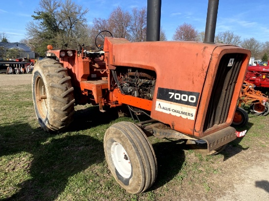 ALLIS CHALMERS 7000 TRACTOR, 3PT, NO TOP LINK, PTO, 2-REMOTES, DIESEL, 18.4-34 REAR TIRES, POWER STE