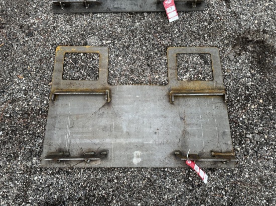SKID STEER PLATE WITH GUARD