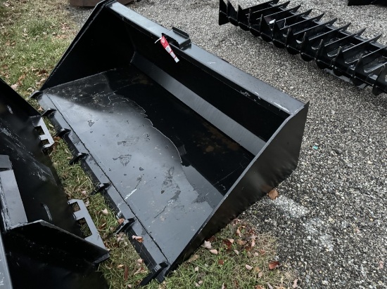 SKID STEER BUCKET WITH TEETH, 66''