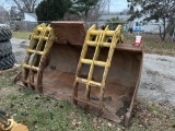 CAT LOADER BUCKET WITH GRAPPLE, 105'', CAME OFF KOMATSU WA250