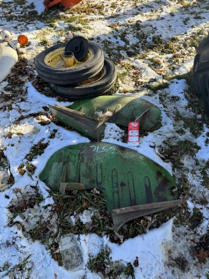 JOHN DEERE M FENDERS [2] AND 4.0-15 TRACTOR TIRES [2]
