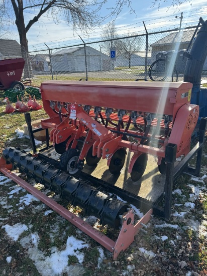 NEW FIELD KING FKDSDUSAM-11 DRILL, 3PT, 11-HOLE, REAR PACKER, S/N: SD054