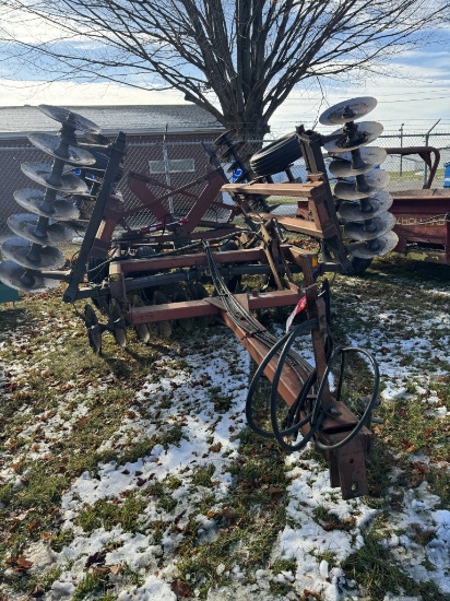 INTERNATIONAL 496 DISC, 20', HYDRAULIC WING FOLD