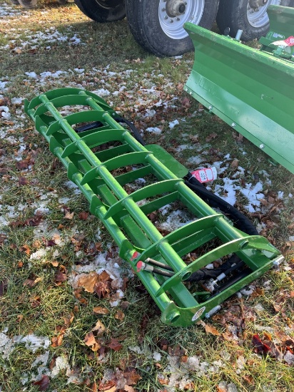 BELCO JOHN DEERE CLAW GRAPPLE, 66''