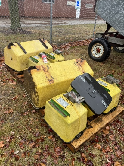 INSECTICIDE BOXES [5], FERTILIZER BOXES [2] OFF JOHN DEERE 7000 PLANTER