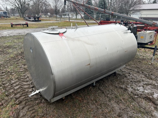 STAINLESS BULK TANK, APPROX. 800-GALLON