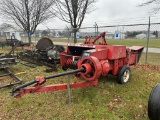 MASSEY FERGUSON 124 SQUARE BALER, PTO, WITH KICKER