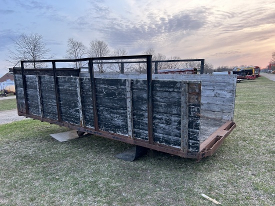 NEW GREAT BEAR BI-PARTING IRON GATE WITH DEER ART IN THE MIDDLE, 20'