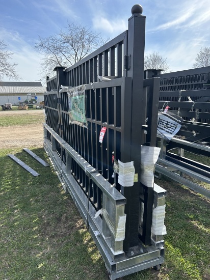 STEELMAN 10' FARM METAL GATE, 7' HIGH ON THE ENDS