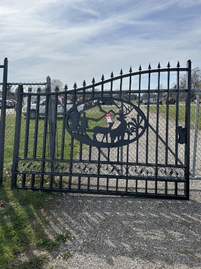 NEW GREAT BEAR BI-PARTING IRON GATE WITH DEER ART IN THE MIDDLE, 20'
