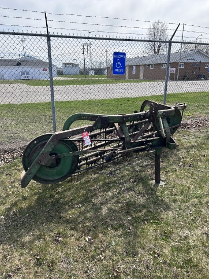 JOHN DEERE HAY RAKE