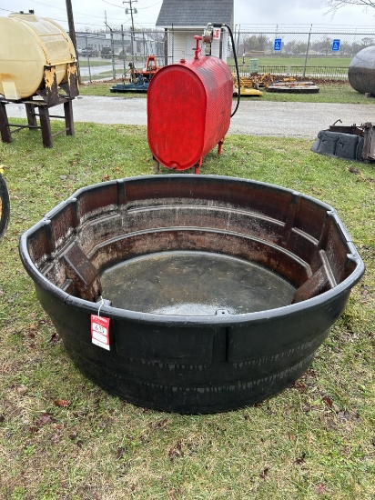 300-GALLON WATER TANK