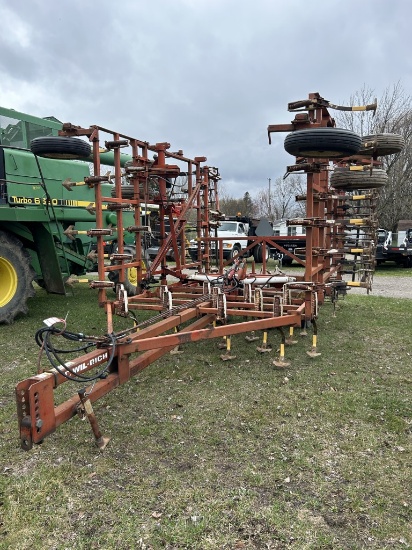 WILLRICH 28' FIELD CULTIVATOR, HYDRAULIC WING FOLD, ROLLING BASKET