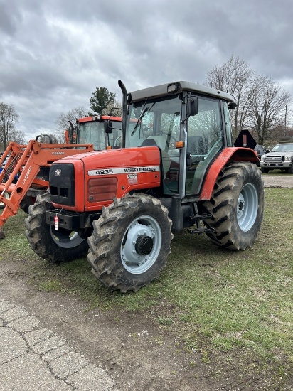 MASSEY FERGUSON AG TRACTOR, 4-CYLINDER PERKINS DIESEL, 4X4, CAB, 2-REMOTES, 3PT, PTO, 18.4-30 REARS,