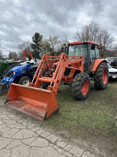 KUBOTA M105X TRACTOR WITH LA13015 LOADER, 4-CYLINDER DIESEL ENGINE, CAB WITH HEAT, 3-REMOTES, 3PT, N
