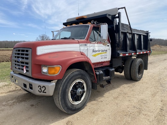 1995 FORD F-SERIES SINGLE AXLE DUMP TRUCK, FORD 8.3L DIESEL, 5-SPEED WITH 2-SPEED AXLE, AIR BRAKES, 