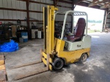 YALE SOLID TIRE FORKLIFT, 3-STAGE MAST, 3800 LB MAX LIFTING CAPACITY, MODEL# GTC-040A-UAT-083-P, 4-C