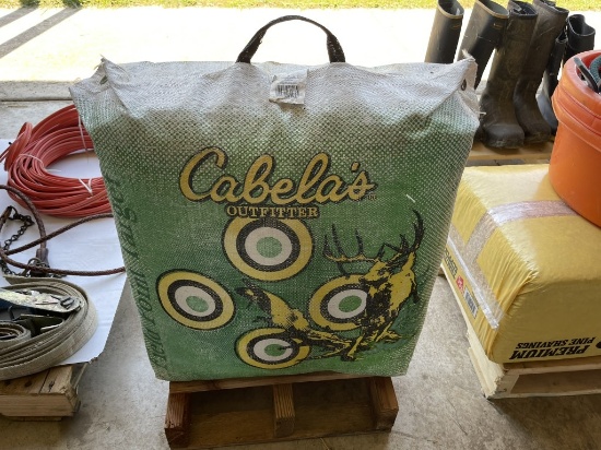 CABELA'S OUTFITTER FIELD POINT ARCHERY TARGET.