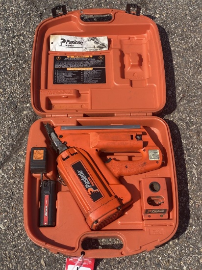 PASLODE IMPULSE CORDLESS FRAMING NAILER WITH CASE, CHARGER & BATTERY