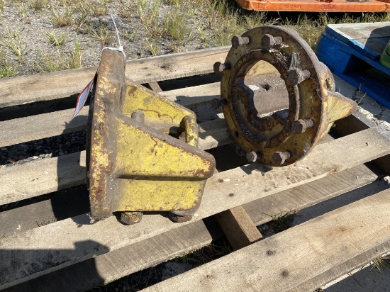 JOHN DEERE HUBS (2)