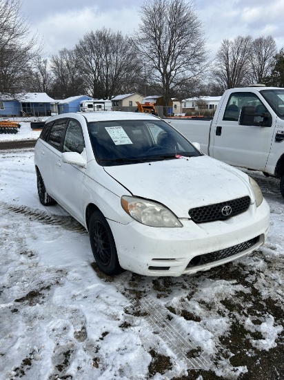 2003 TOYOTA MATRIX 4-DOOR, 1.8L GAS ENGINE, AUTO TRANS, CLOTH, AM/FM, PW, PL, PM, MISSING DRIVERS PW