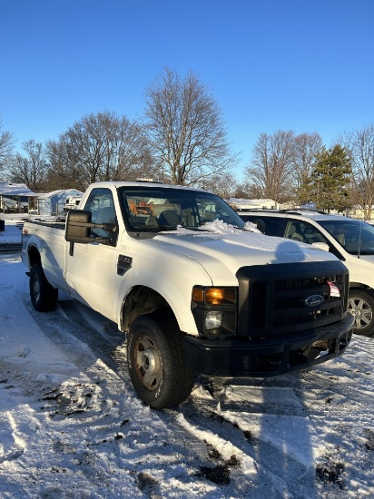 2008 FORD F250 REGULAR CAB PICKUP, 5.4L GAS ENGINE, AUTO TRANS, 4X4, LEATHER, AM/FM, FRONT & REAR PL