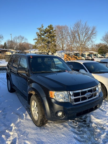 2008 FORD ESCAPE 4-DOOR SUV, 3.0L GAS ENGINE, AUTO TRANS, AWD, CLOTH, PW, PL, PM, AM/FM-CD, ROOF RAC