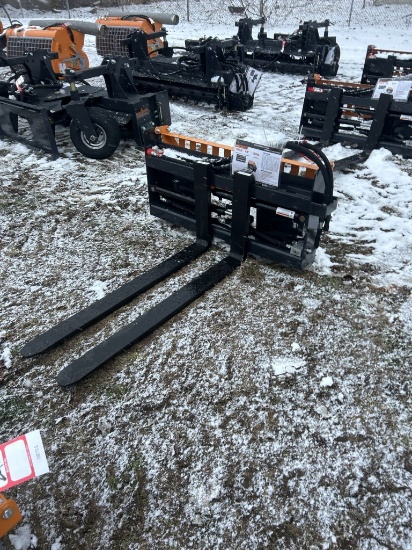 NEW WOLVERINE HYDRAULIC FORK ATTACHMENT, 48'' FORKS, SKID STEER MOUNT