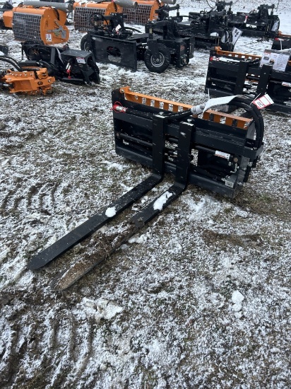 NEW WOLVERINE HYDRAULIC FORK ATTACHMENT, 48'' FORKS, SKID STEER MOUNT
