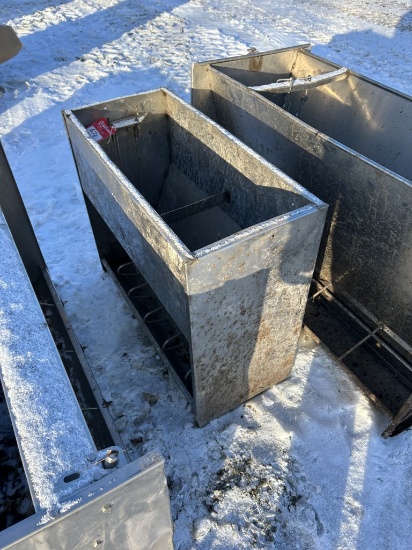 PIG FEEDER