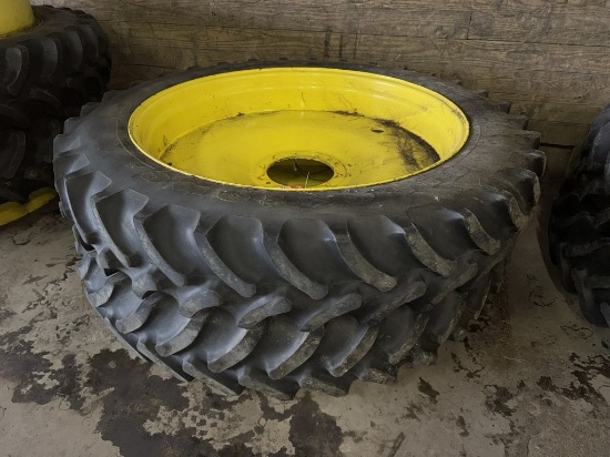 FIRESTONE 320-90R46 REAR DUALS (2)