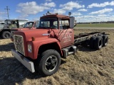 1975 IHC LOADSTAR 1800, 5-SPEED 4-SPEED, DIFFERENTIAL IS OUT, TANDEM AXLE, INTERNATIONAL V8 GAS ENGI