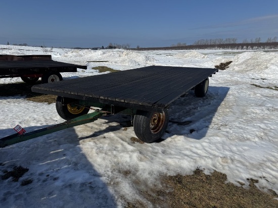 HAY WAGON, 18' X 102'' MASSEY FERGUSON MF7 RUNNING GEAR