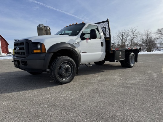 2005 FORD F550 XL SUPER DUTY REGULAR CAB FLATBED TRUCK, V8 POWERSTROKE TURBO DIESEL, 5-SPEED TRANS,
