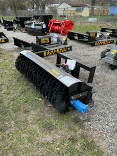 NEW AGT MOWER KING MODEL SSAB72, 72'' FRONT BROOM ATTACHMENT, SKID STEER MOUNT, MANUAL ANGLE