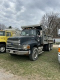 1995 FORD LTL 9000 TANDEM AXLE DUMP TRUCK, CAT DIESEL ENGINE, 18-SPEED TRANS, ELECTRIC TARP, APPROX.