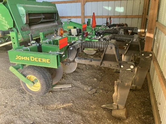 REMOVED FROM AUCTION, WILL BE SELLING IN JULY AUCTION ~ John Deere 2100 Minimum Till Ripper