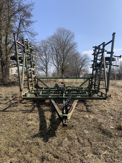 JOHN DEERE FIELD CULTIVATOR