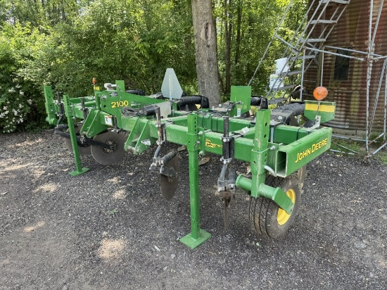 2021 John Deere 2100 Minimum-Till Ripper, 5-Shank, S/N: 1A82100XCM0790112 ~ Auction Manager: Jeremy 