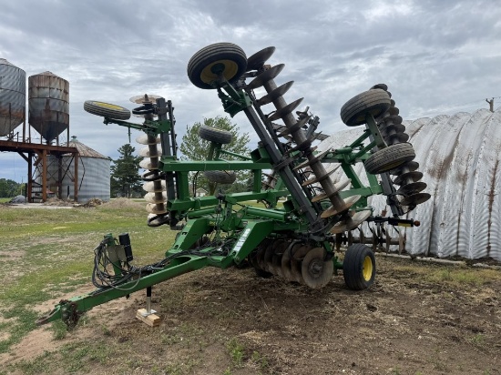 2009 John Deere 637 Rock Flex Disc, 26'5'' Bi-Folding Frame, Disk Cleaners, Rear Hitch, S/N: N00637X