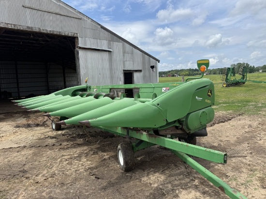 2011 John Deere 608C Corn Head, 8R30'', Folding Plastic Snouts, S/N: 1H0608CCCB0701108 (7546) ~ Auct