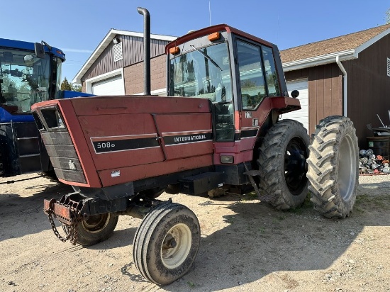 1985 International 5088 Tractor, 2WD, Cab, 3PT., 540/1000 Dual PTO, 3 Hyd. Outlets, IH DT-436B 7.1L 