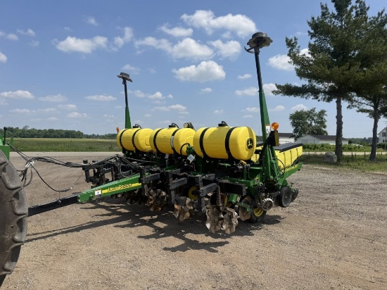 2014 John Deere 1750 Planter 2014 John Deere 1750 Planter