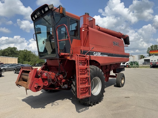 1989 Case 1640 Axial-Flow Combine Harvester