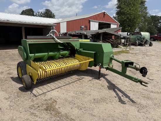 John Deere 337 Square Baler