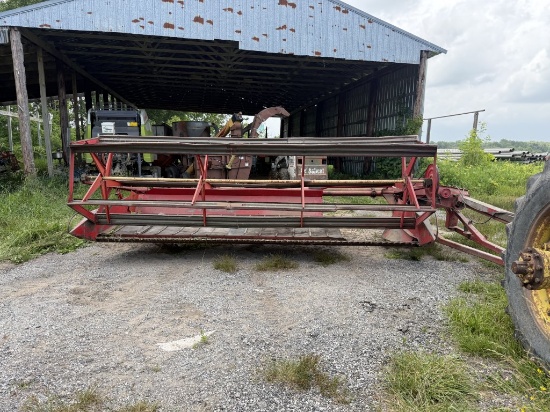 Versatile Model 10 Swather 1978 Versatile Model 10 Swathe
