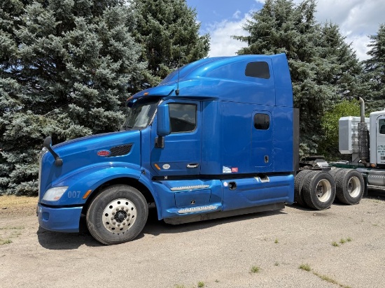 2019 Peterbilt 579 Semi Truck