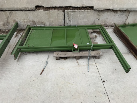 Powder River headlock gate, sliding door panel